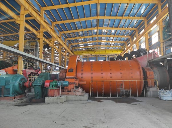 Tin beneficiation and crushing
